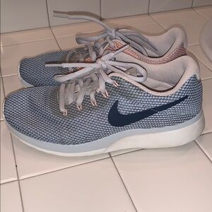 Nike Tanjun Ror (Platinum / Armory
Navy) Racer Running (921668-002)